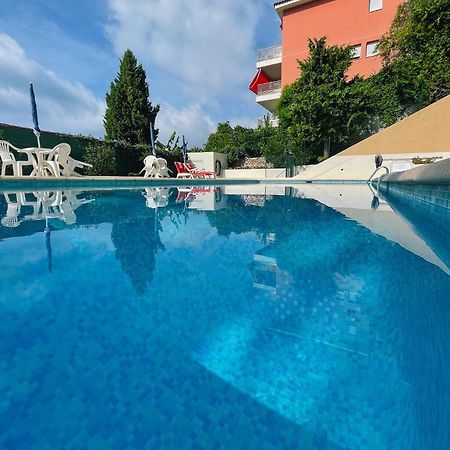 Mansfield Vue Carte Postale Terrasse Piscine Calme Port A 200M A Pied Apartment Menton Exterior photo
